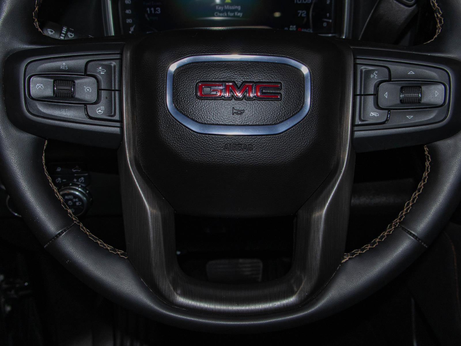 Used 2024 GMC Sierra 2500 AT4 w/ AT4 Premium Plus Package AWD/4WD image 12