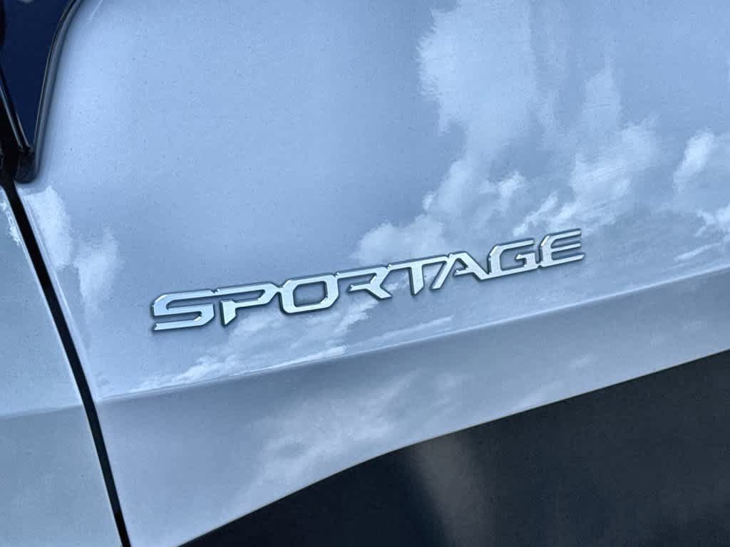 Used 2025 Kia Sportage EX w/ Premium Package FWD image 10