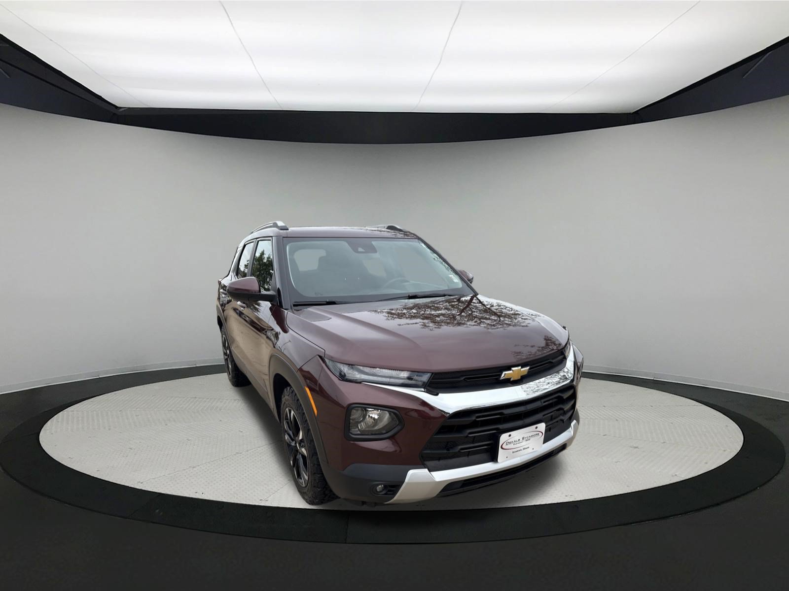 Used 2022 Chevrolet TrailBlazer LT FWD image 1