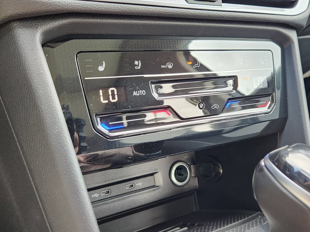 New 2026 Volkswagen Taos SEL AWD/4WD image 9