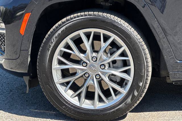 Used 2022 Jeep Grand Cherokee Summit w/ Advanced Protech Group IV AWD/4WD image 33