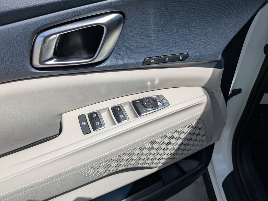 Certified 2026 Kia Carnival SX FWD image 22
