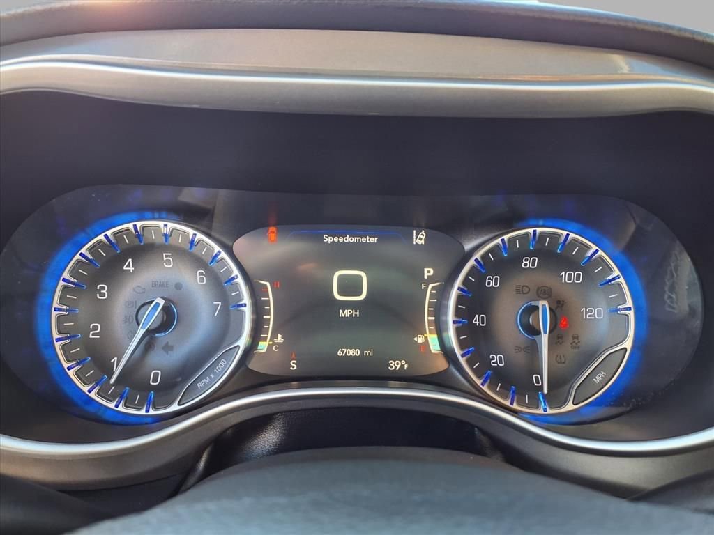 Certified 2024 Chrysler Pacifica Touring-L image 14