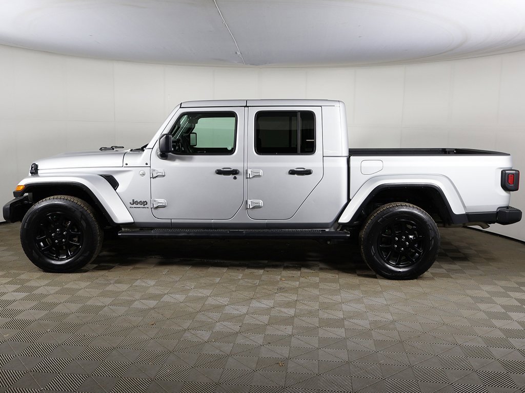 Used 2023 Jeep Gladiator Overland image 10