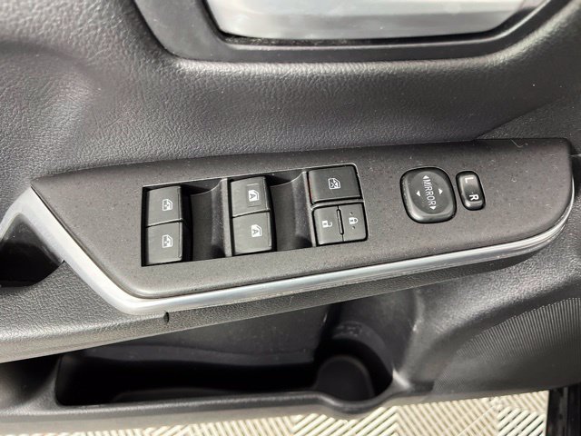 Used 2017 Toyota Camry LE FWD image 31