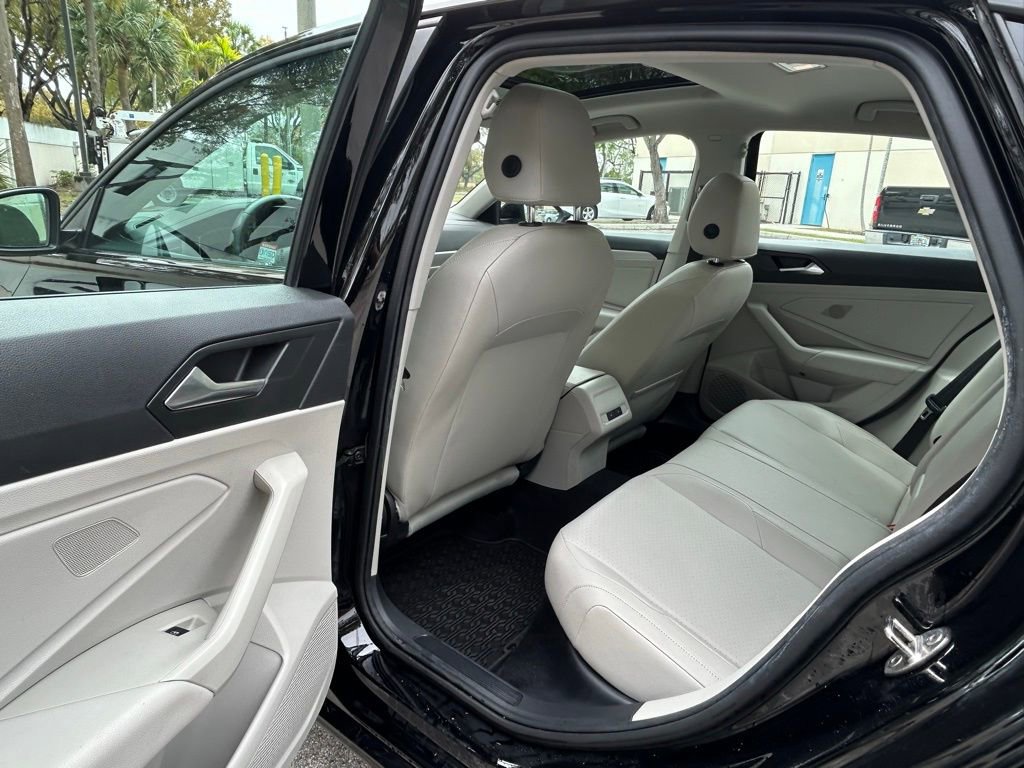 Used 2019 Volkswagen Jetta SE w/ Cold Weather Package image 36