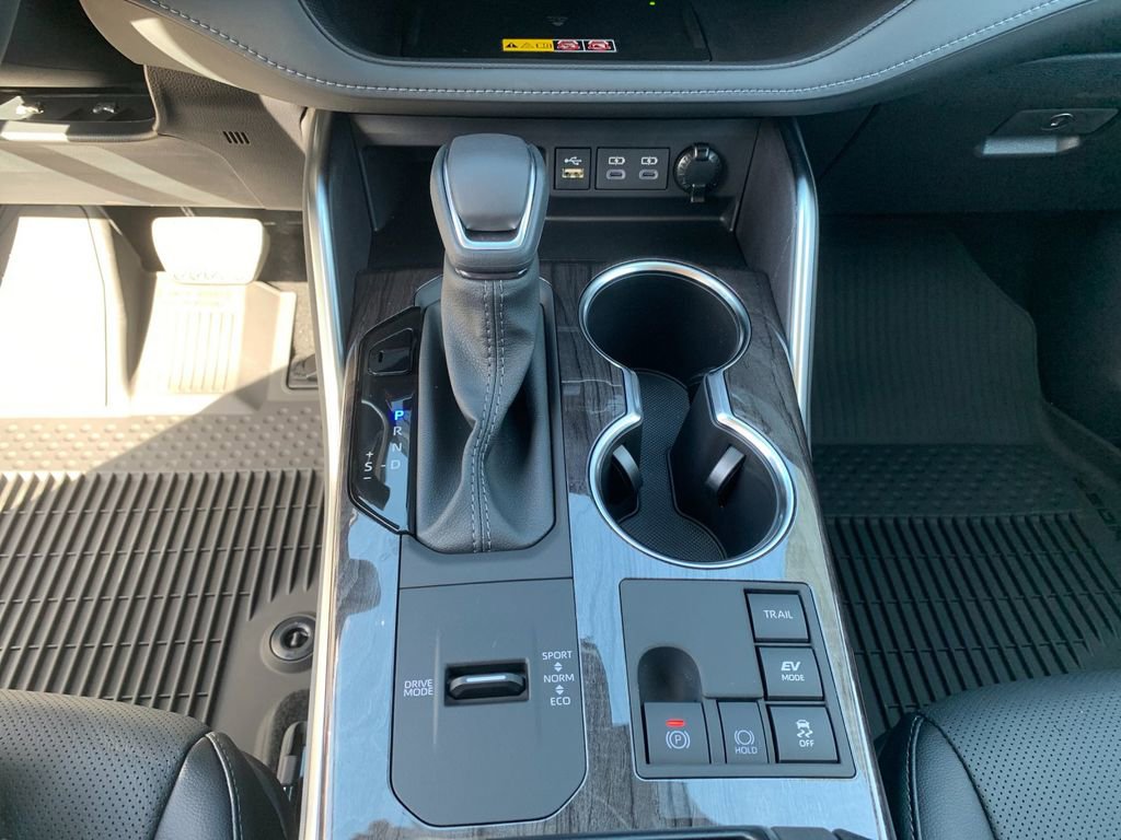 New 2026 Toyota Highlander Platinum AWD/4WD image 26