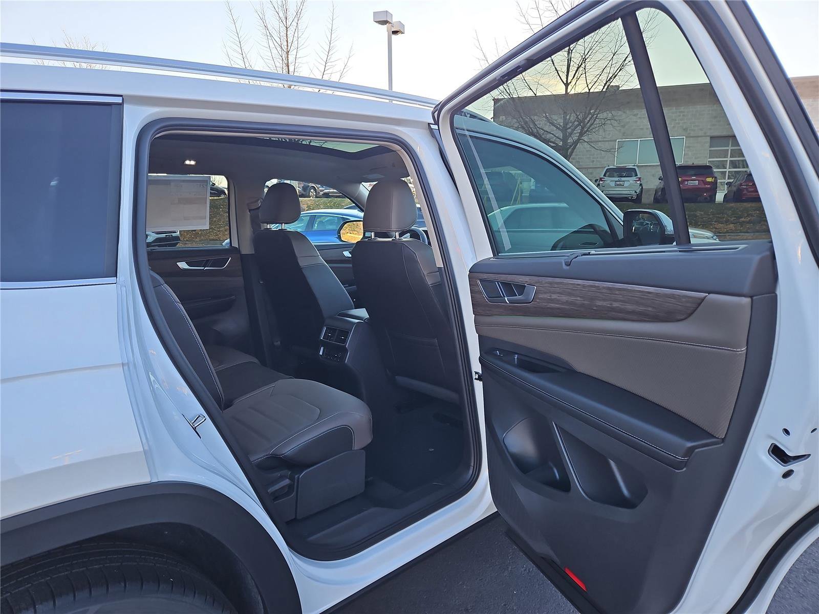 New 2026 Volkswagen Atlas SEL image 30