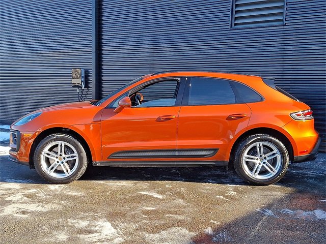Used 2025 Porsche Macan image 2