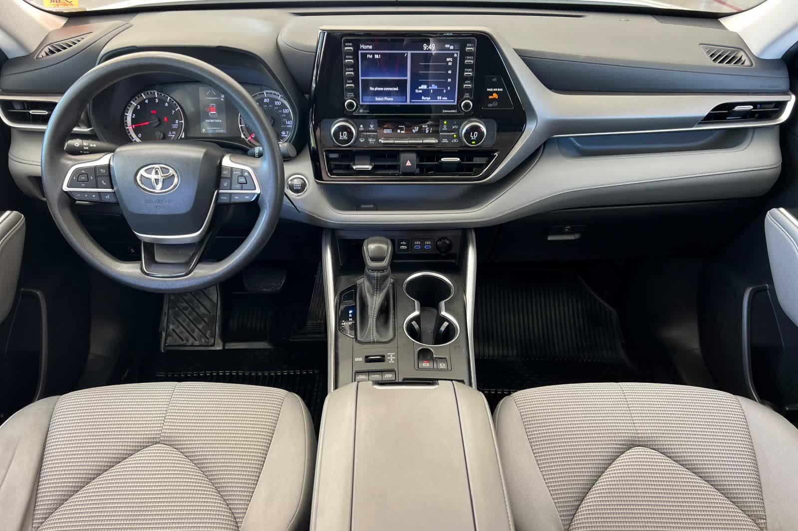 Used 2022 Toyota Highlander L AWD/4WD image 3