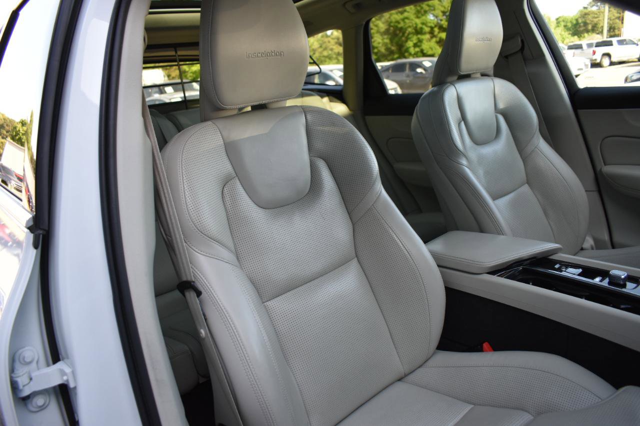 Used 2019 Volvo XC60 T8 Inscription w/ Advanced Package image 31