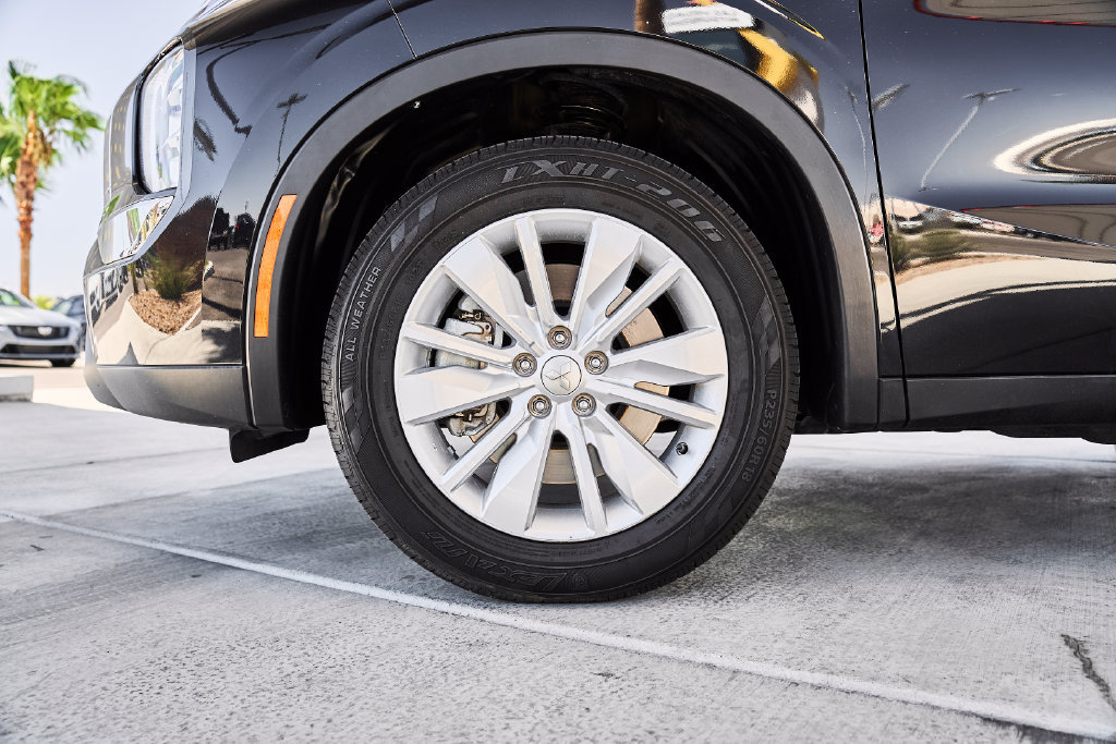 Used 2025 Mitsubishi Outlander ES FWD image 3