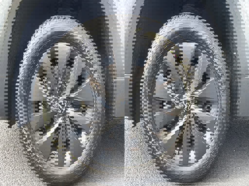 Used 2024 Volkswagen Taos S image 9