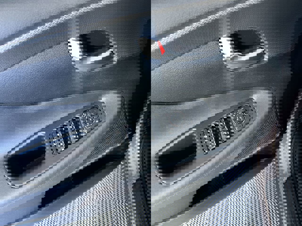 Used 2020 Hyundai Santa Fe SEL w/ Convenience Package image 14