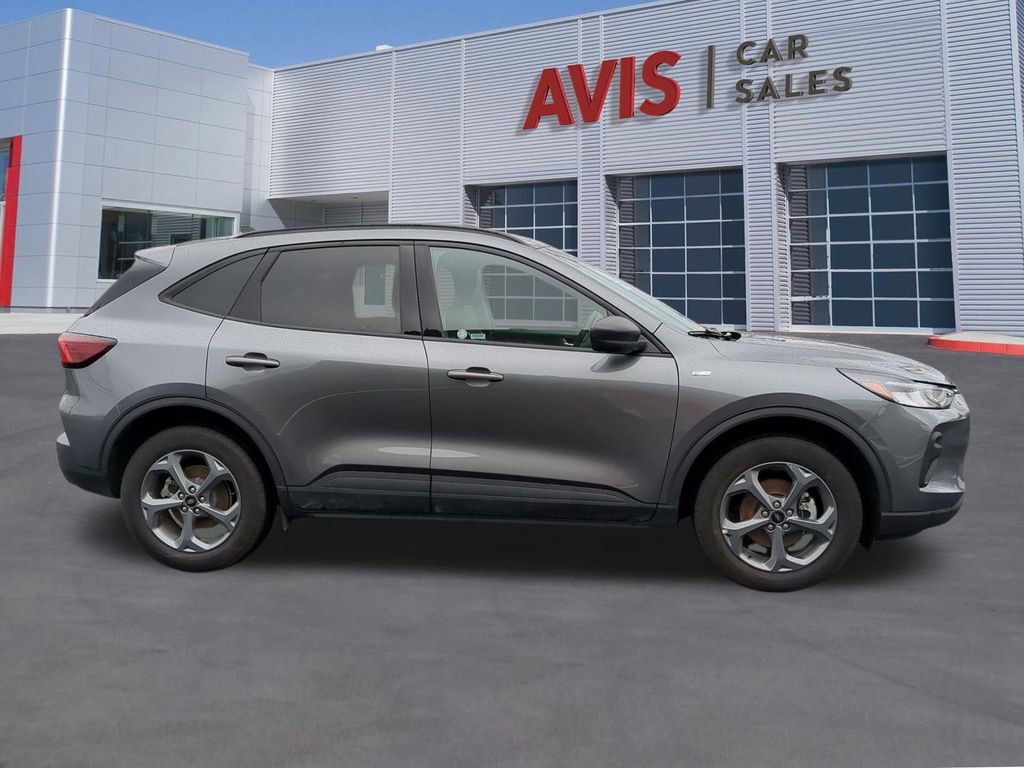 Used 2025 Ford Escape ST-Line image 5
