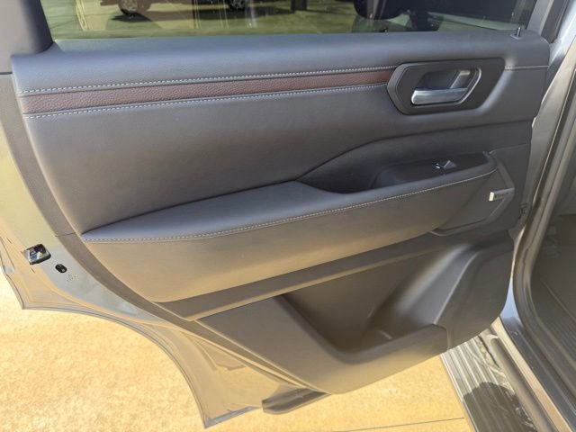 Used 2025 Nissan Armada SL w/ Captain's Chari Seat Package image 17