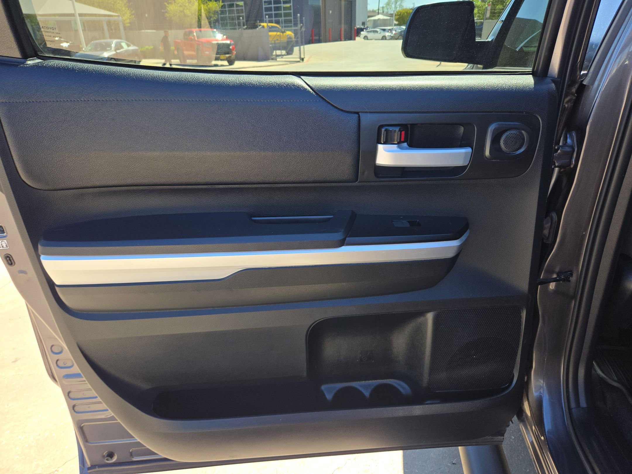 Used 2017 Toyota Tundra SR5 image 14