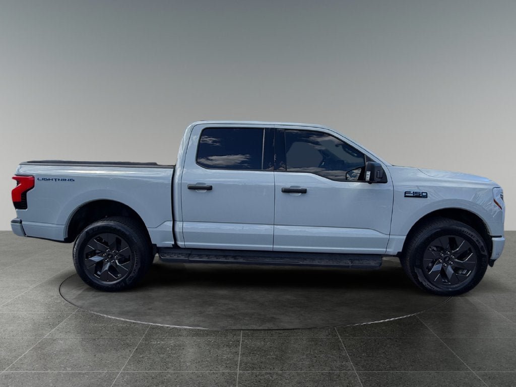 Used 2024 Ford F150 Lightning XLT AWD/4WD image 11