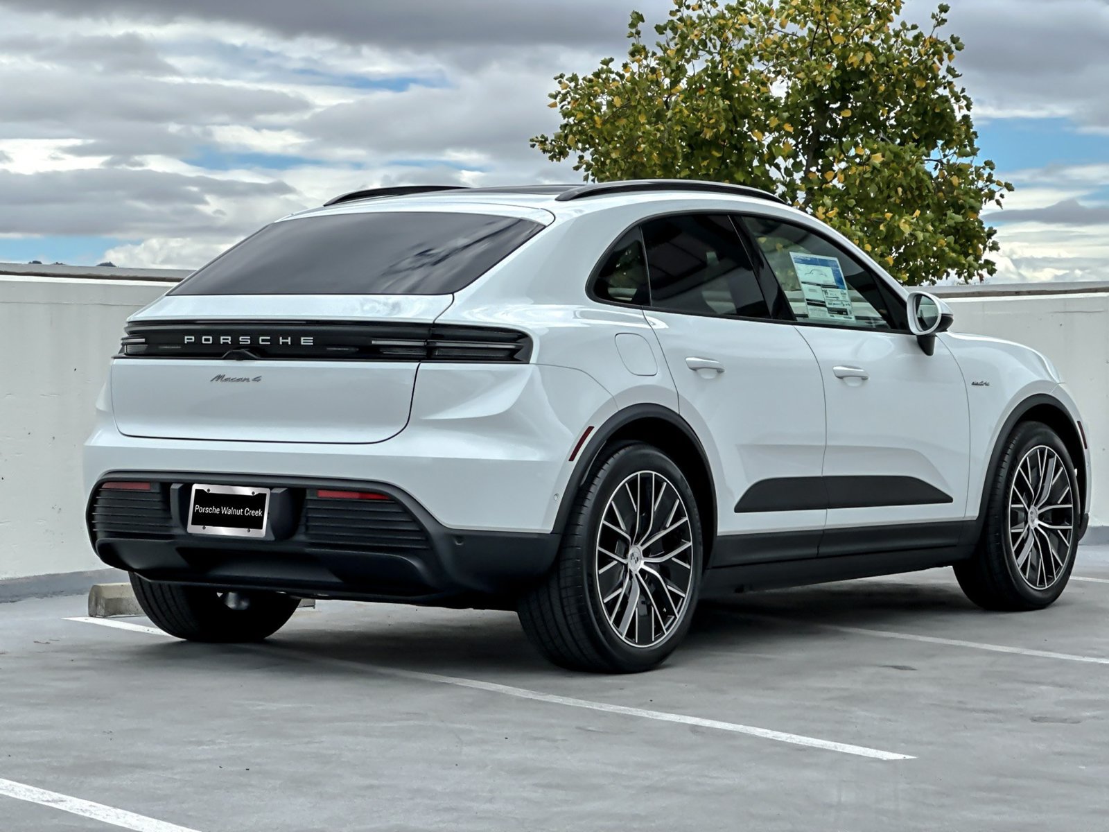 New 2026 Porsche Macan 4 Electric AWD/4WD image 9
