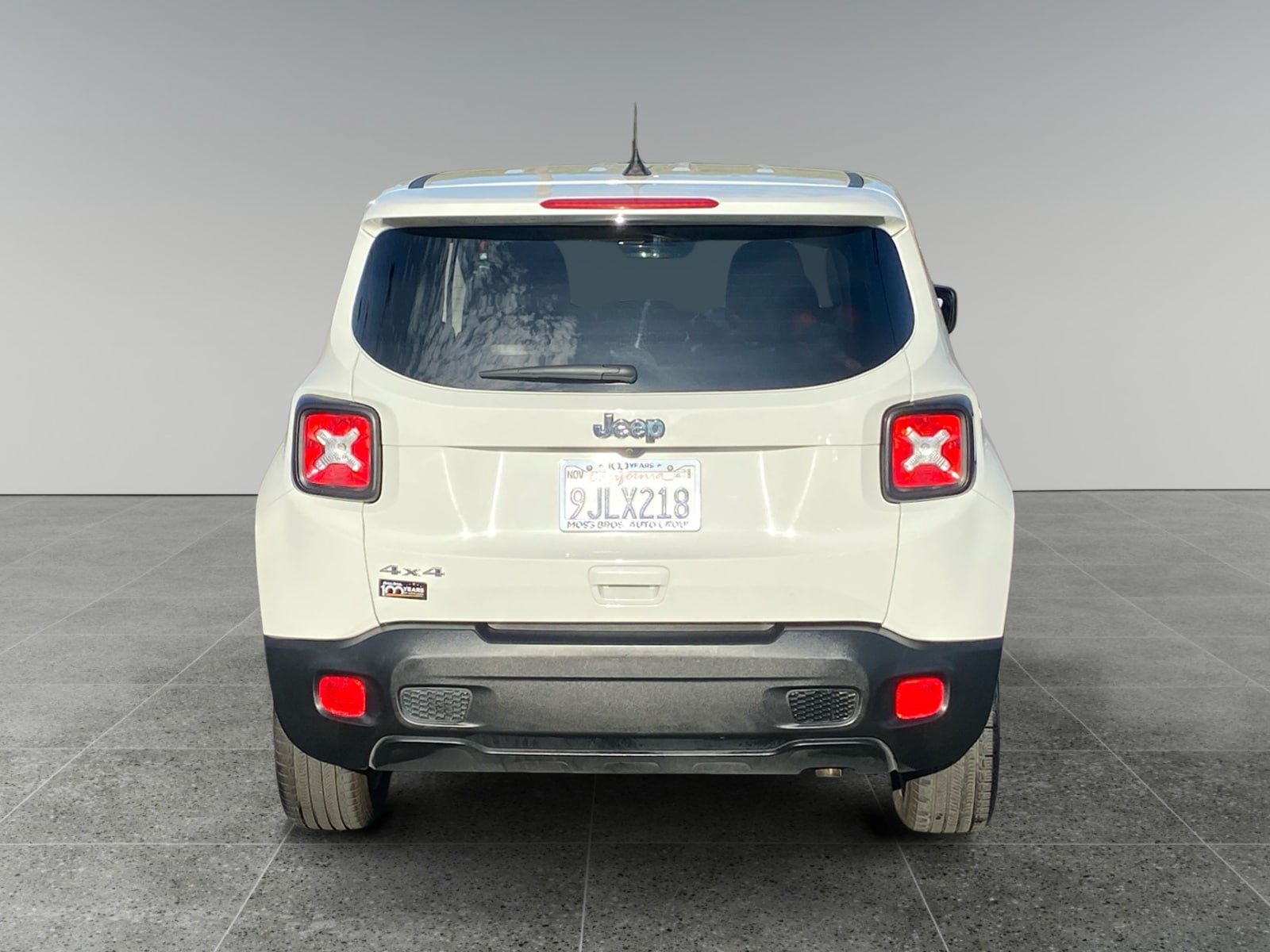 Used 2023 Jeep Renegade Latitude AWD/4WD image 4