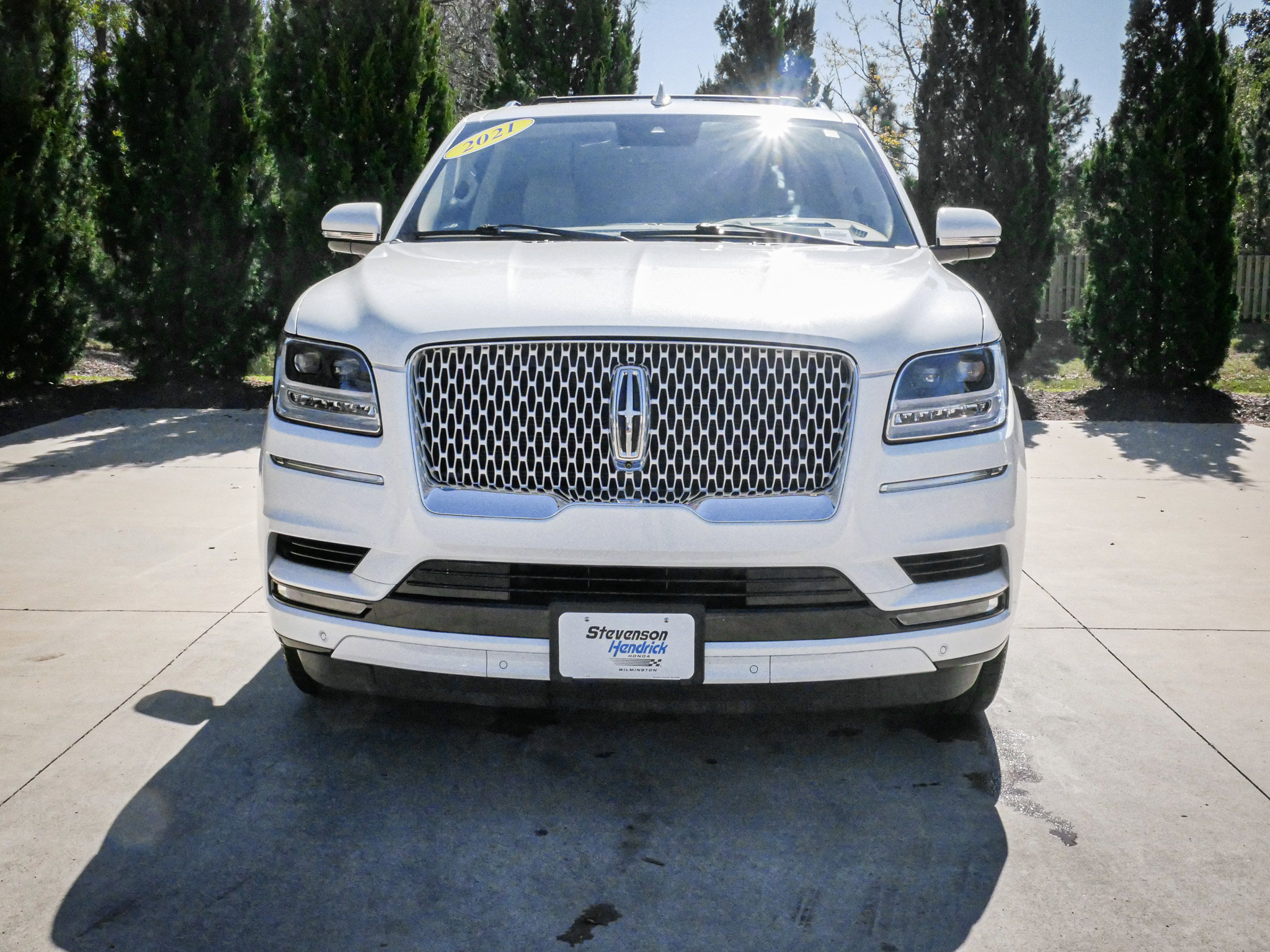 Used 2021 Lincoln Navigator L Reserve image 3