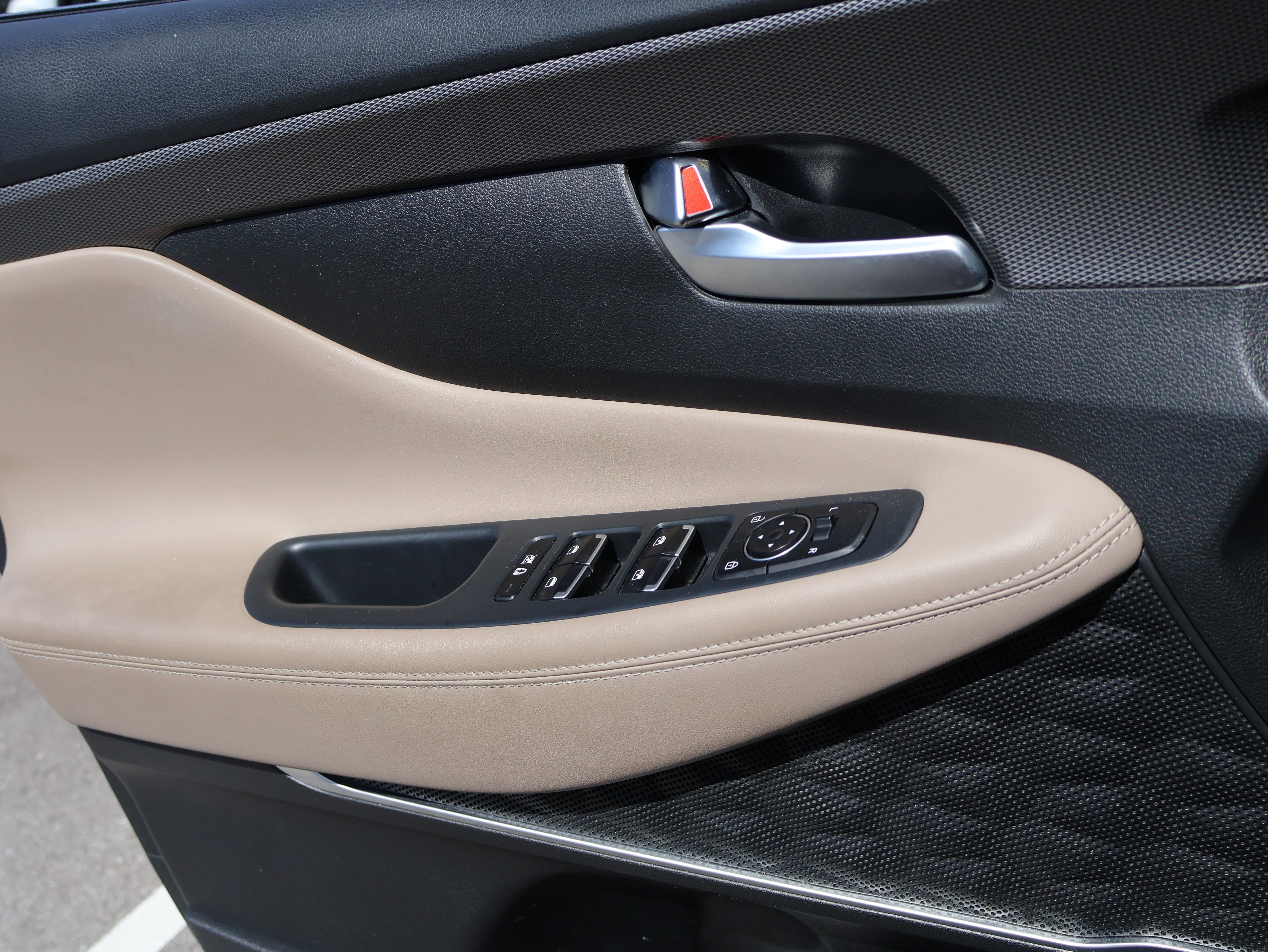 Used 2020 Hyundai Santa Fe SEL image 44