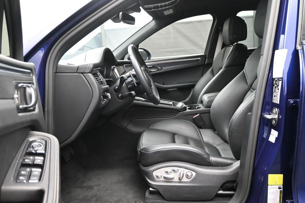 Used 2022 Porsche Macan GTS AWD/4WD image 6