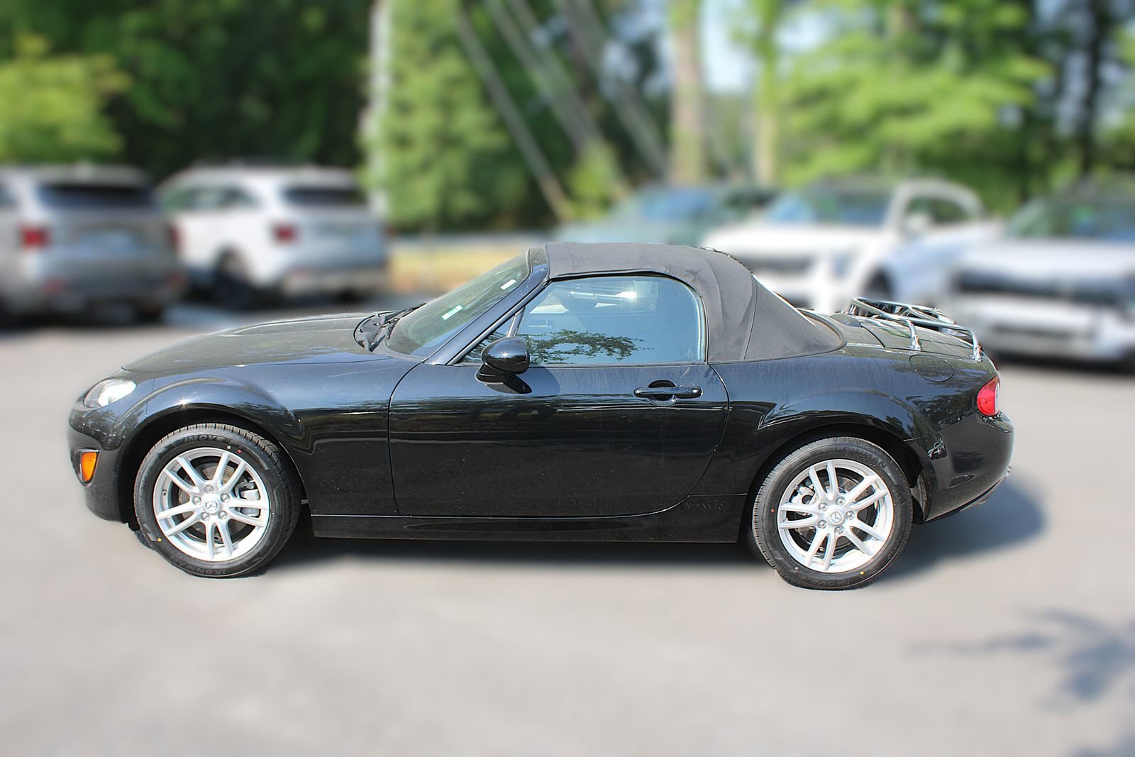 Used 2009 MAZDA MX-5 Miata Sport RWD image 8