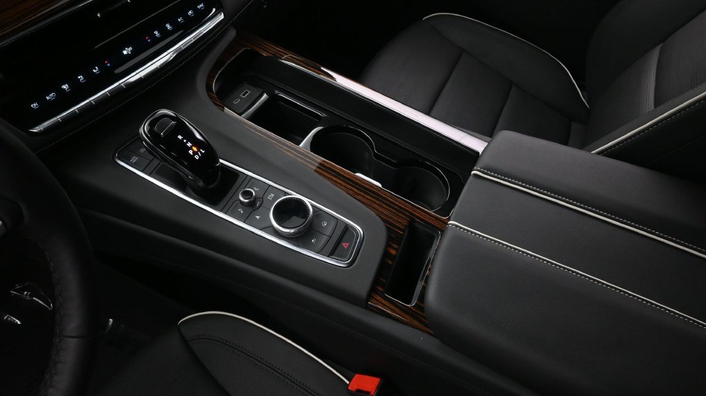 Certified 2023 Cadillac Escalade Premium Luxury RWD image 20