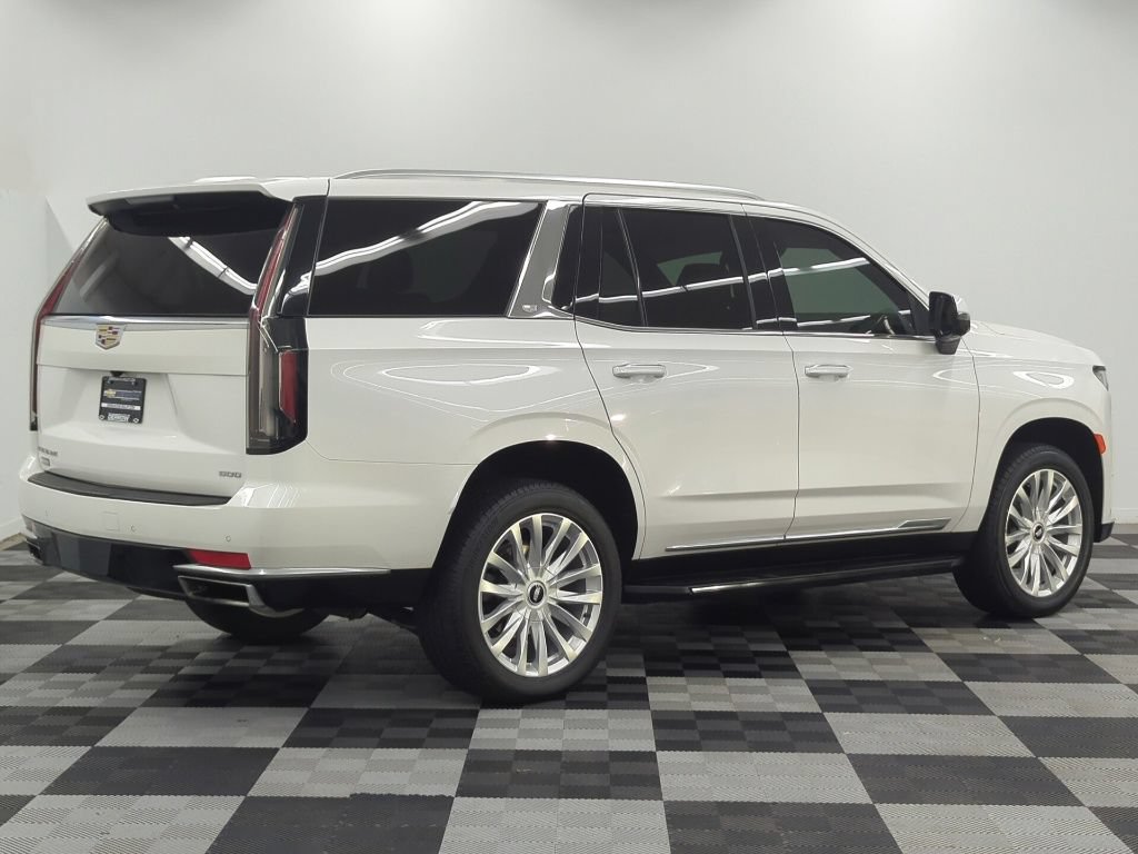 Used 2022 Cadillac Escalade Luxury w/ LPO, Floor Liner Package AWD/4WD image 7
