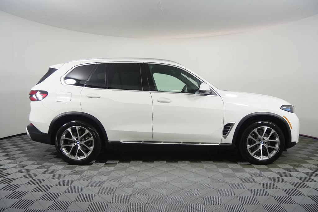 Certified 2026 BMW X5 sDrive40i w/ Climate Comfort Package RWD image 6