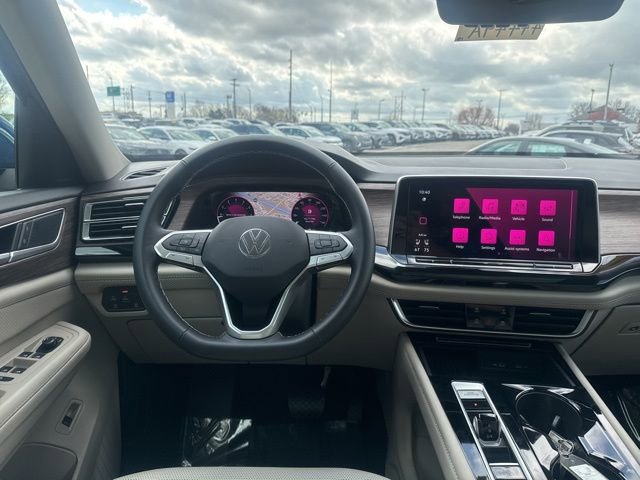 Used 2025 Volkswagen Atlas SEL image 11