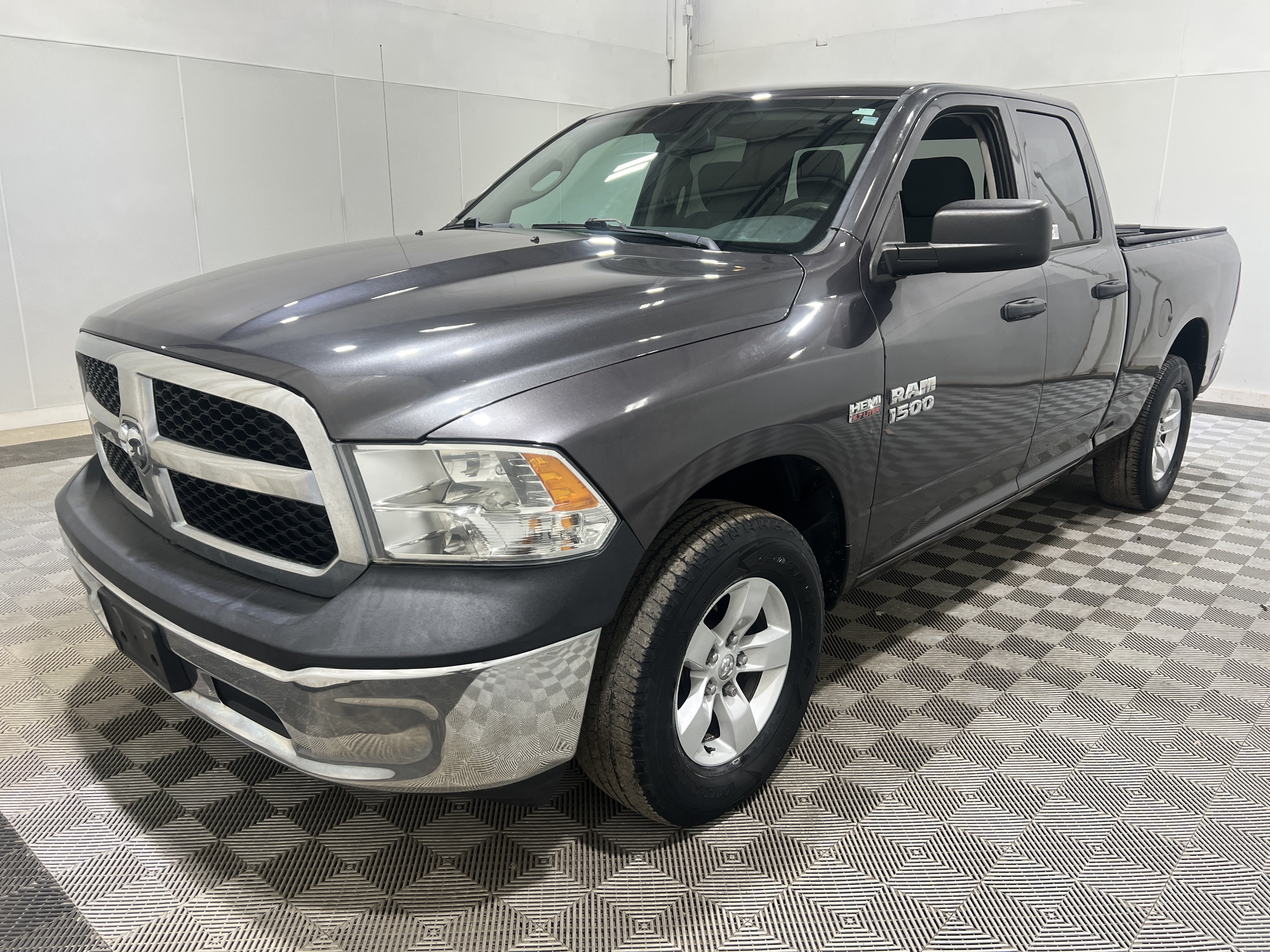 Used 2016 RAM 1500 ST w/ SXT Appearance Group AWD/4WD image 1