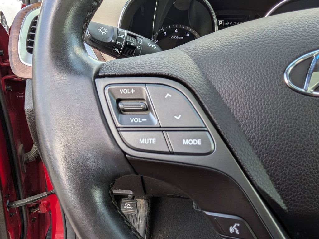 Used 2017 Hyundai Santa Fe Limited w/ Cargo Package image 17