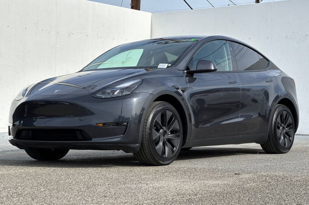 Used 2025 Tesla Model Y Long Range image 7