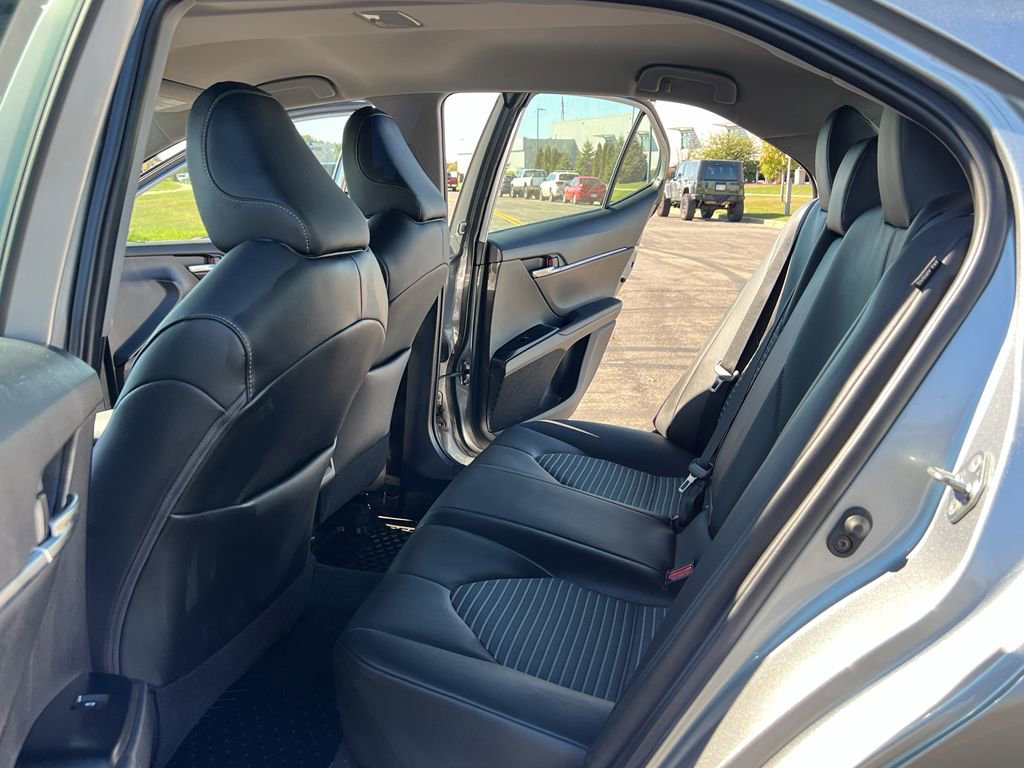Used 2020 Toyota Camry SE image 33