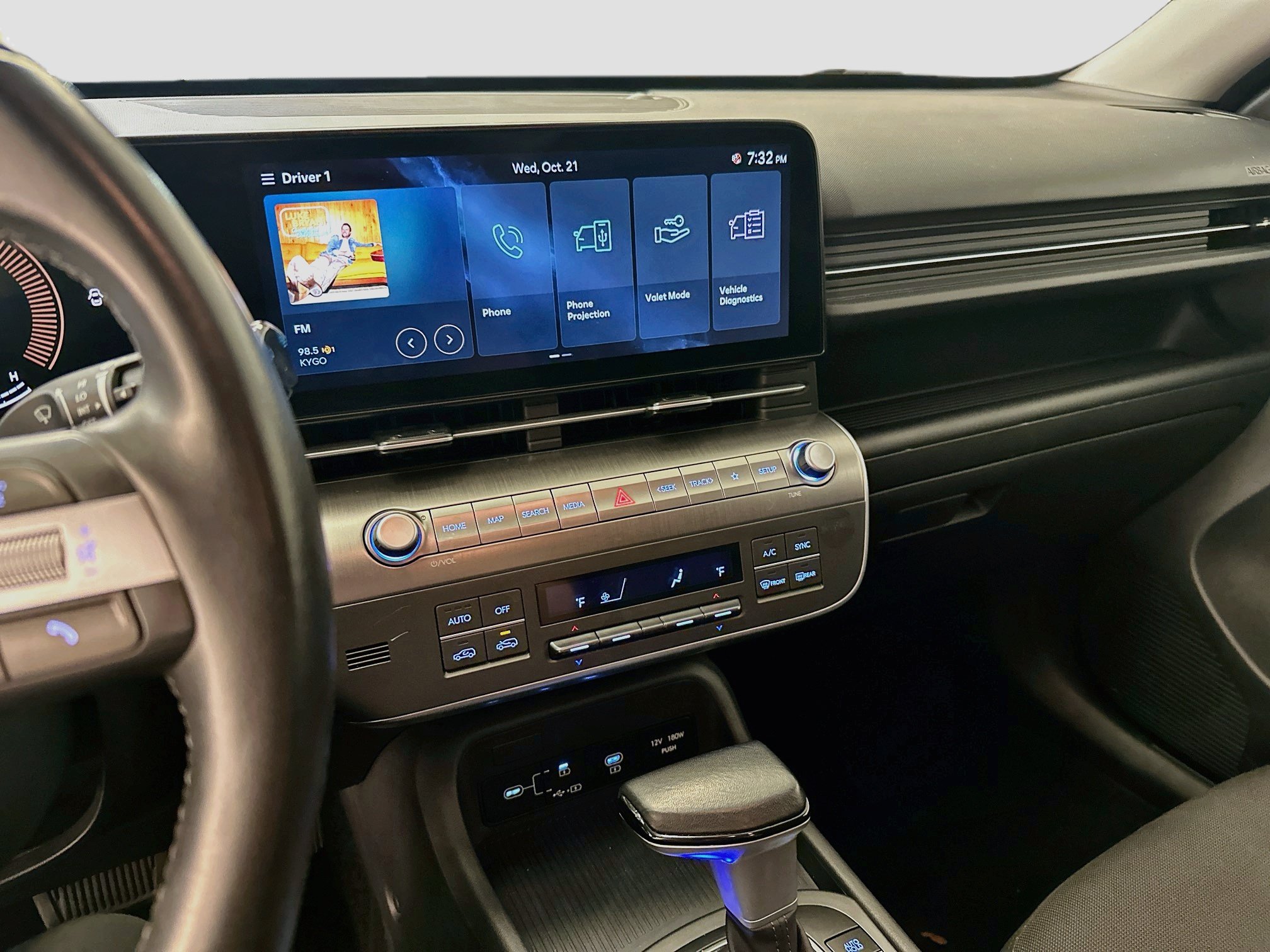 Used 2025 Hyundai Kona SEL AWD/4WD image 25