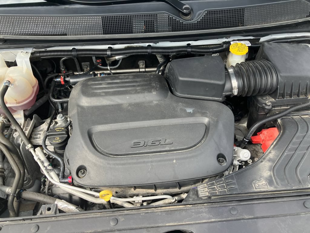 Used 2024 Chrysler Pacifica Touring-L FWD image 22