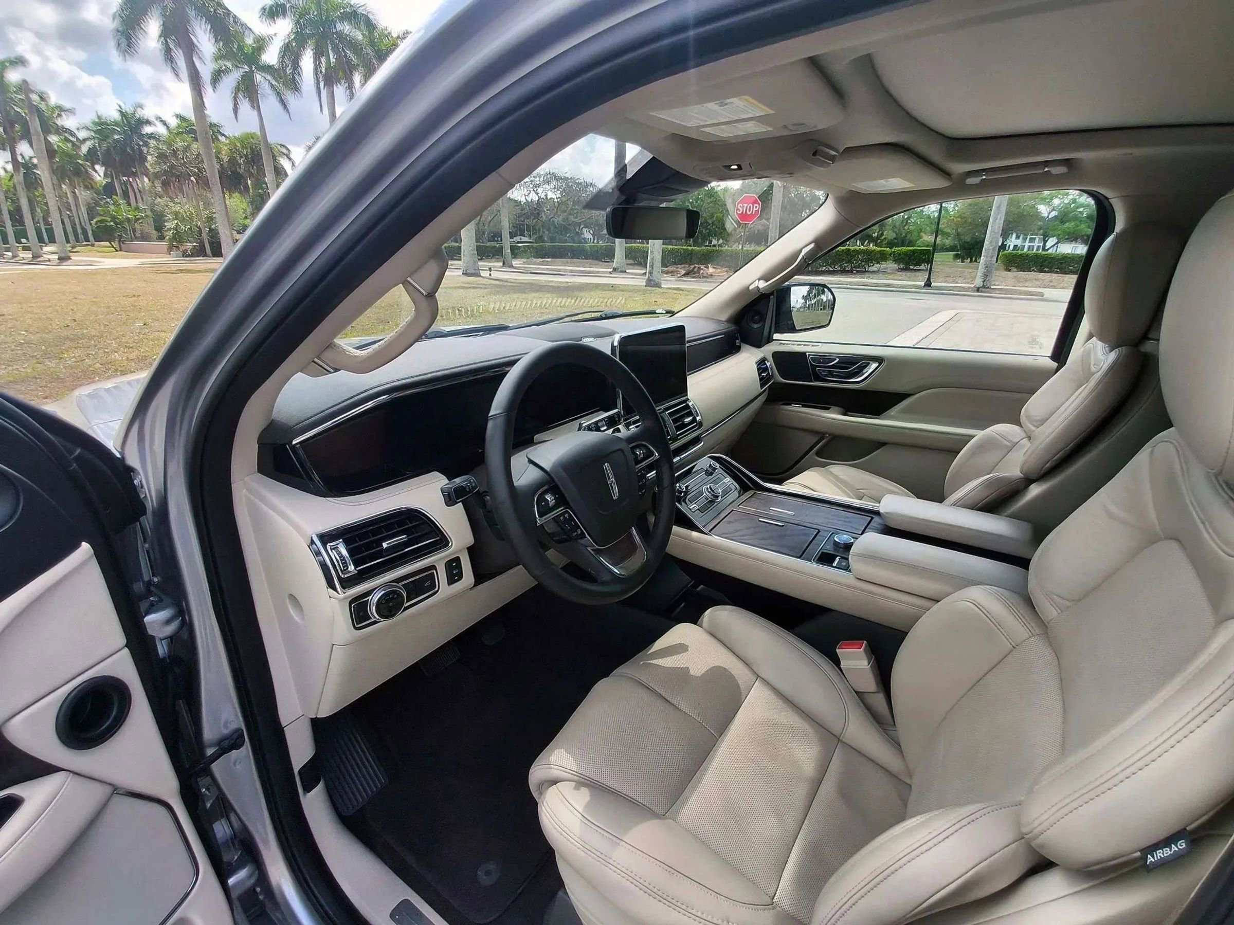 Used 2020 Lincoln Navigator Reserve w/ Equipment Group 201A Reserve RWD image 6