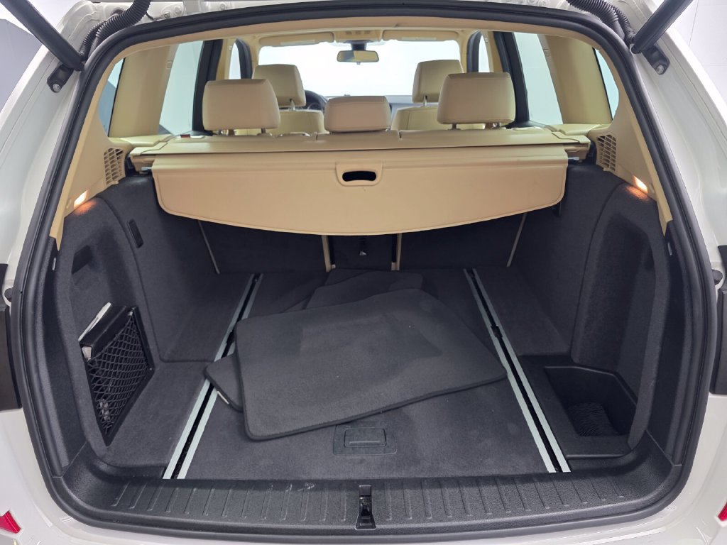 Used 2017 BMW X3 sDrive28i RWD image 15