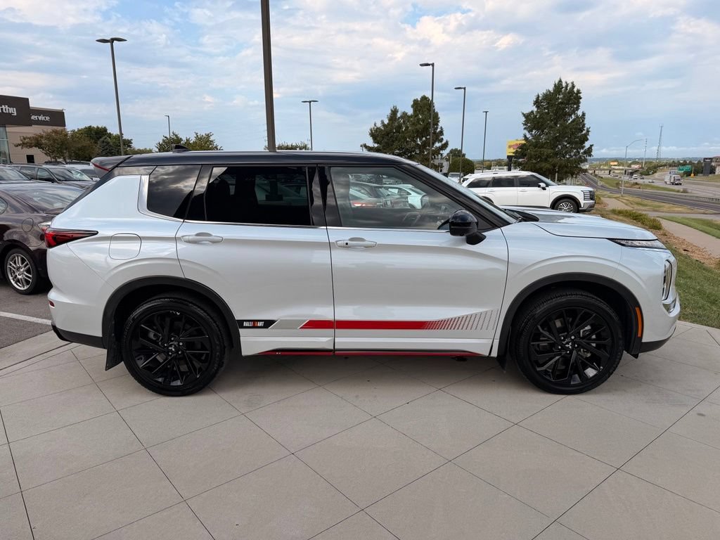 Used 2023 Mitsubishi Outlander Ralliart AWD/4WD image 10