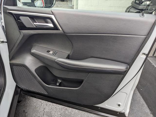 Used 2024 Mitsubishi Outlander SE image 18
