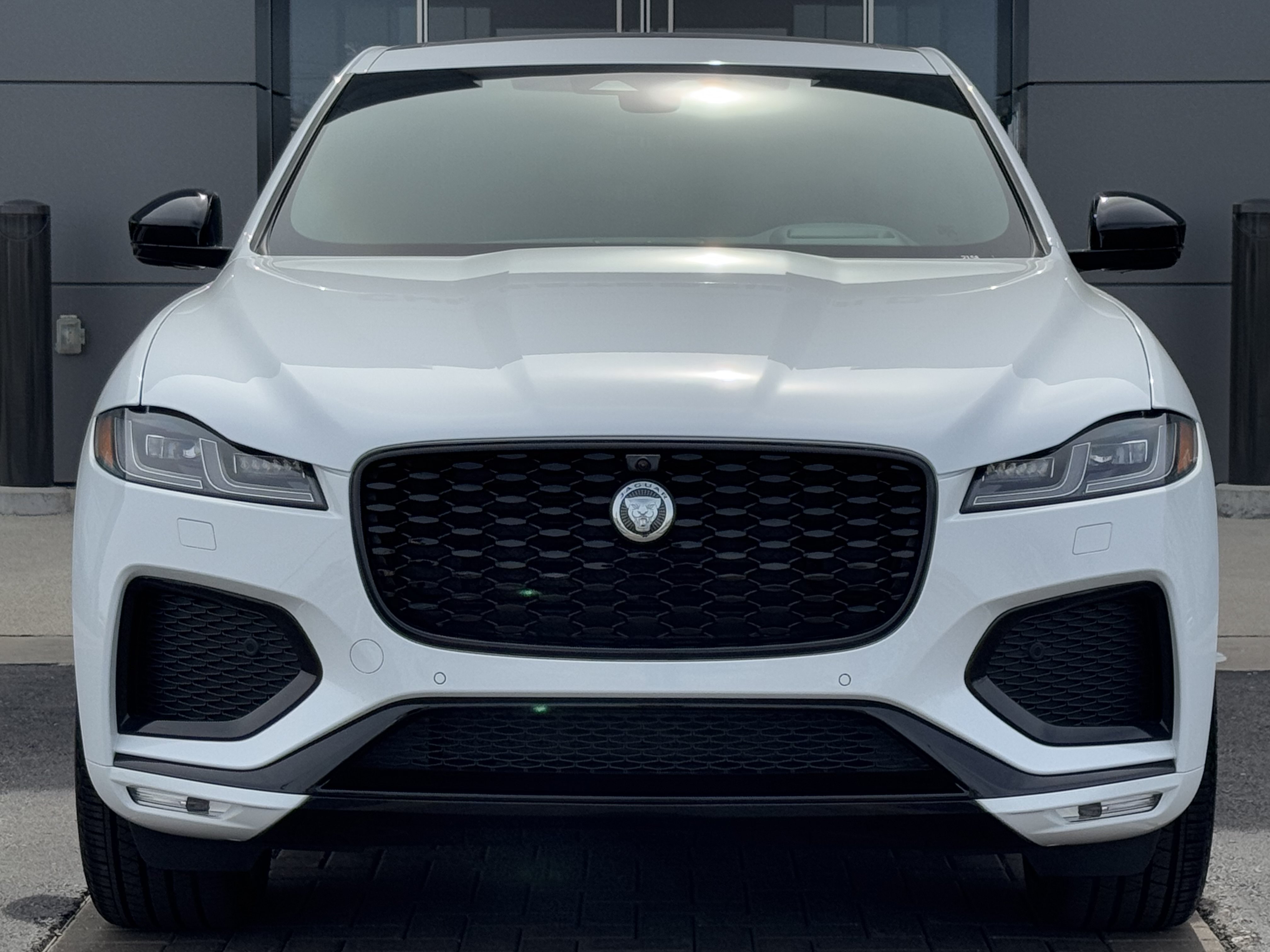 Used 2026 Jaguar F-PACE R-Dynamic S AWD/4WD image 8