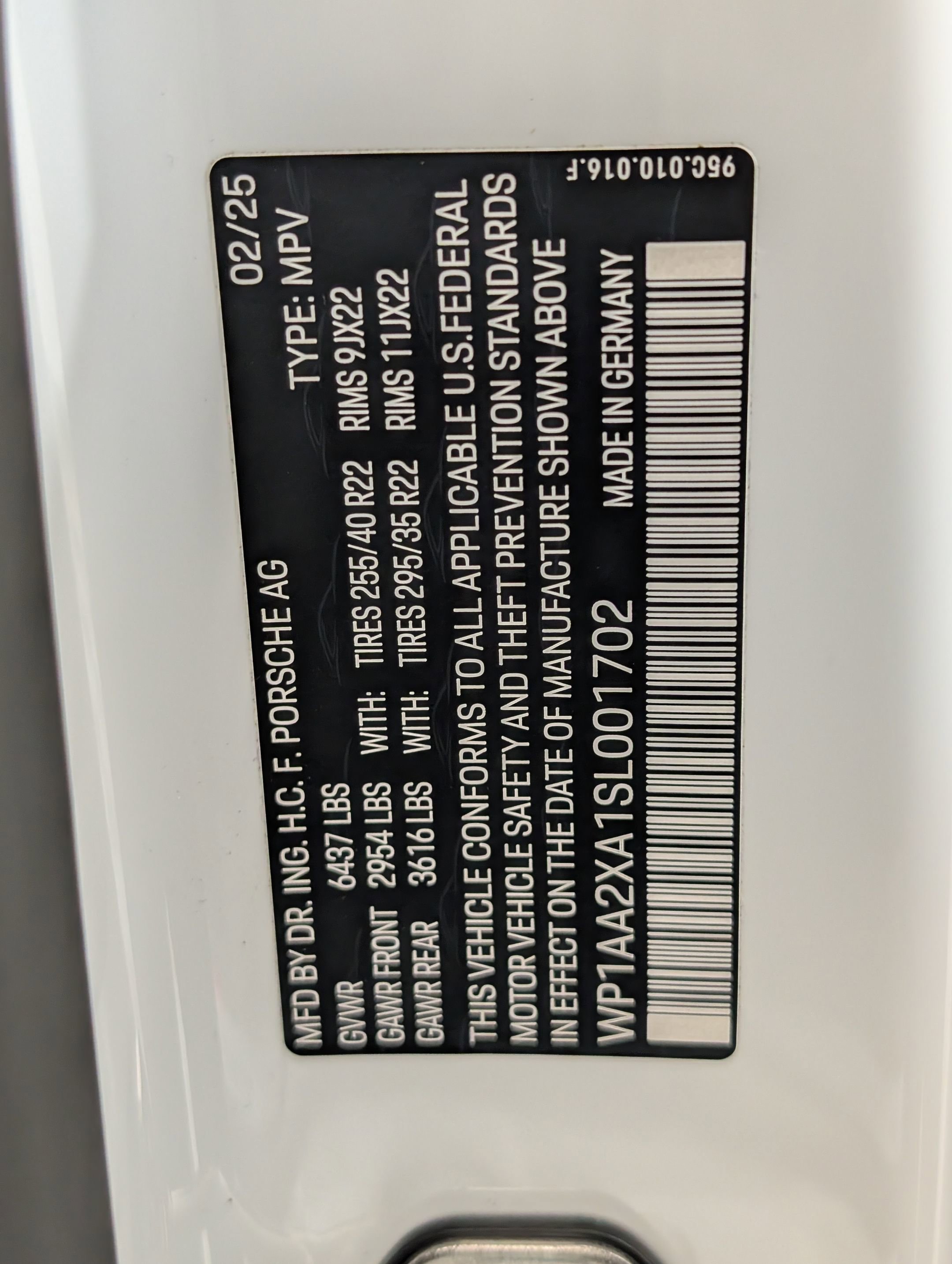 Used 2025 Porsche Macan 4 Electric image 28