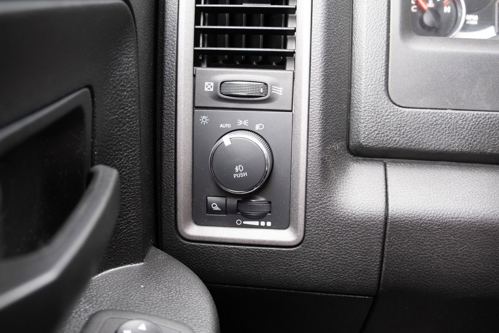 Used 2023 RAM 1500 Express w/ Wheel & Sound Group AWD/4WD image 11