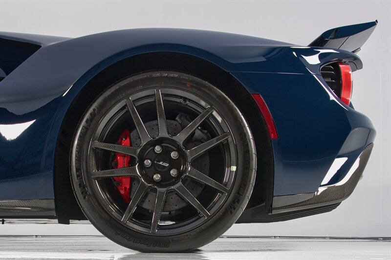 Used 2020 Ford GT Carbon Series RWD image 7