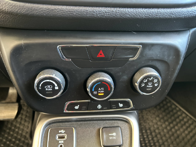Used 2018 Jeep Compass Latitude w/ Cold Weather Group FWD image 22