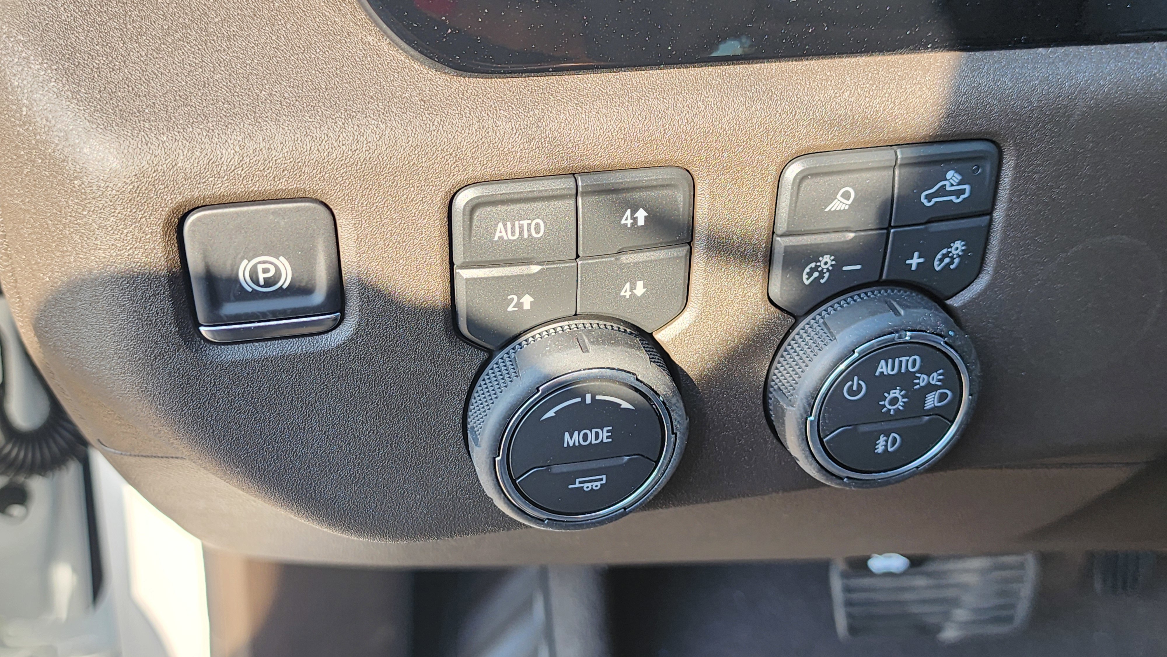 New 2026 Chevrolet Silverado 1500 LTZ w/ Z71 Off-Road Package image 14