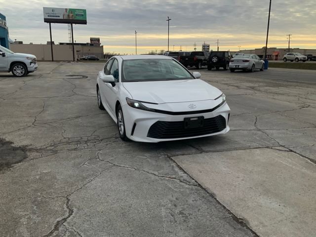 Used 2025 Toyota Camry LE image 4