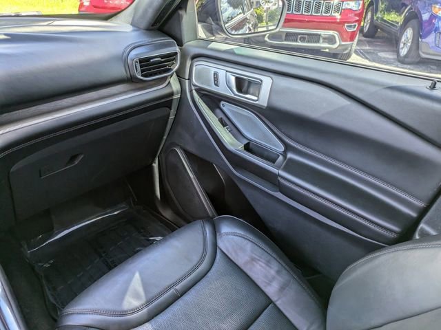 Used 2020 Ford Explorer Platinum w/ Premium Technology Package image 19
